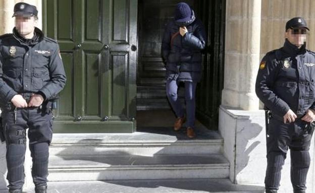 Dispositivo policial ante la Audiencia Provincial.