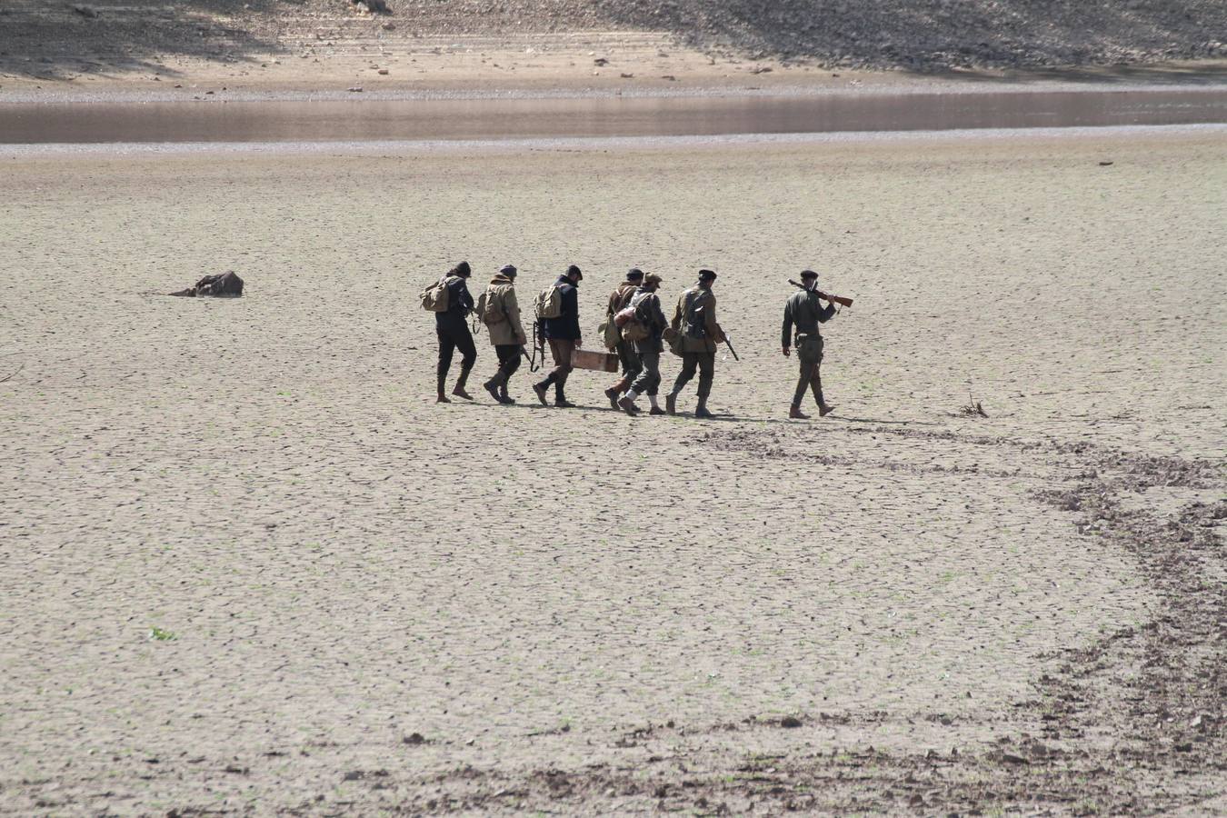 Asier Etxeandia, Hugo Silva e Imanol Arias ruedan en el pantano del Ebro 'Sordo', una película basada en el cómic de David Muñoz y Rayco Pulido