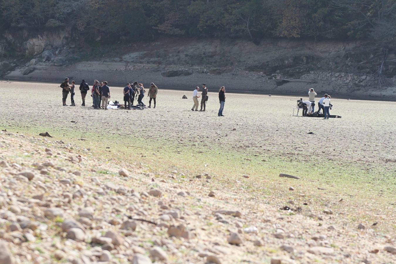 Asier Etxeandia, Hugo Silva e Imanol Arias ruedan en el pantano del Ebro 'Sordo', una película basada en el cómic de David Muñoz y Rayco Pulido