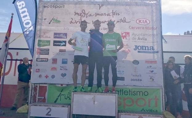 El podio de la Media Maratón de Ávila.