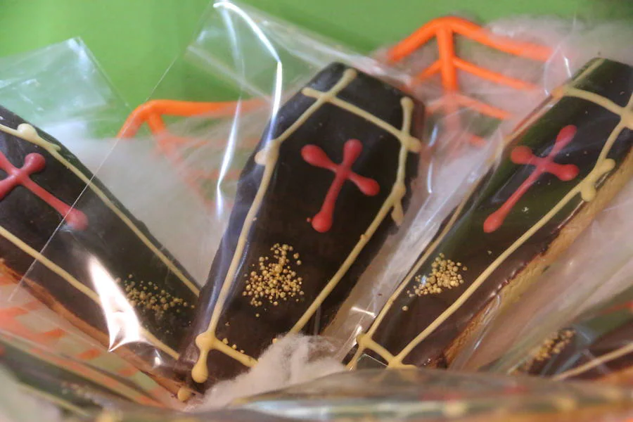La confitería Albany pone la nota dulce a la festividad de Todos los Santos y Halloween con una variedad de dulces típicos donde no faltan los huesos de santa ni las galletas más divertidas para endulzar estas fechas