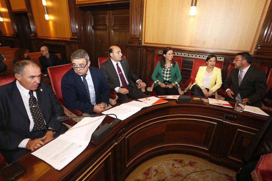 Pleno ordinario en el Ayuntamiento de León