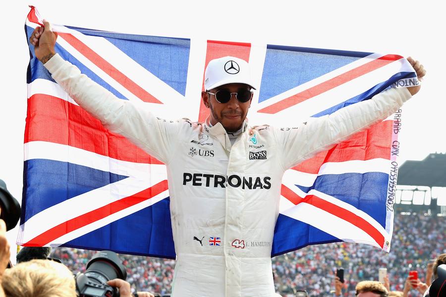 El piloto británico Lewis Hamilton se convirtió en campeón del Mundial de Fórmula 1 por cuarta vez.