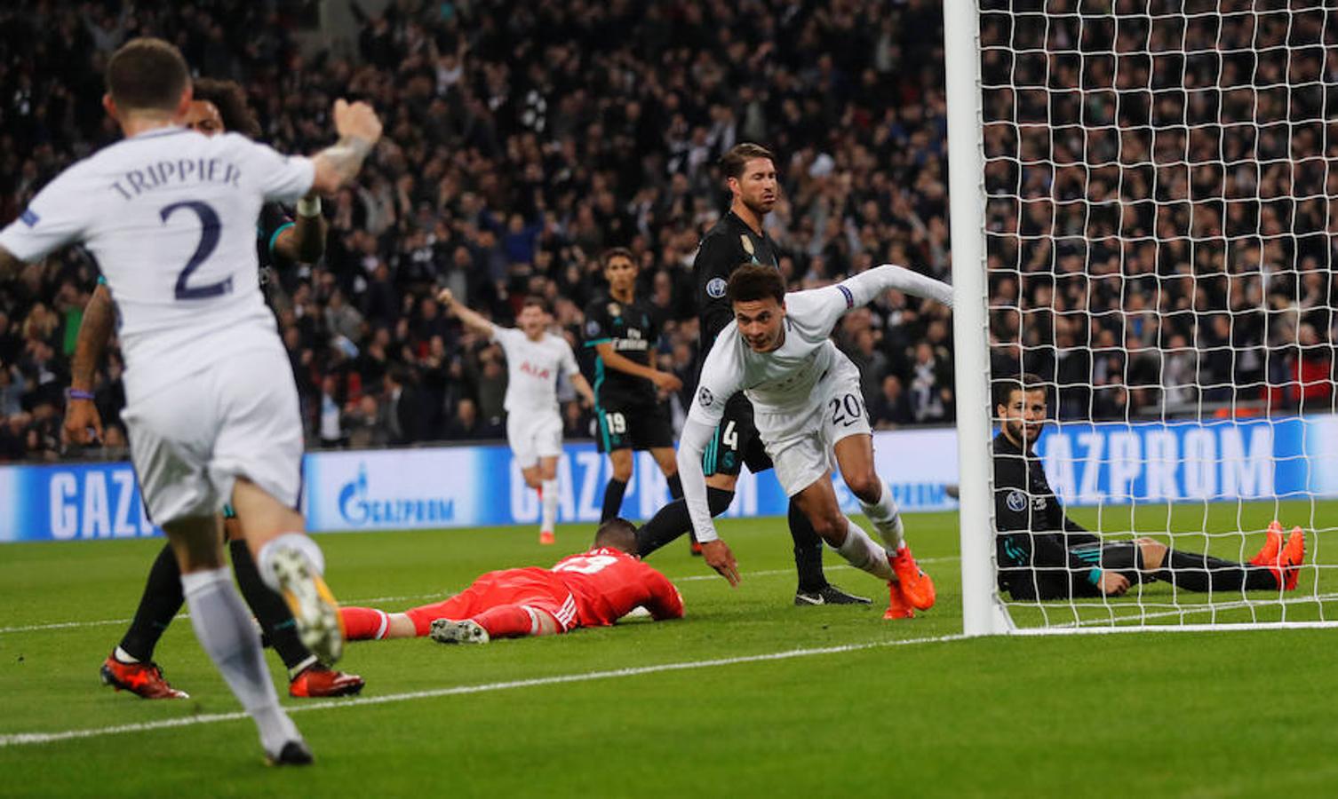 Los dos mejores equipos del Grupo H pelearon por la primera plaza del grupo en Wembley, que vibró y elevó los decibelios durante algunos momentos como el 1-0 de Delle Alli.