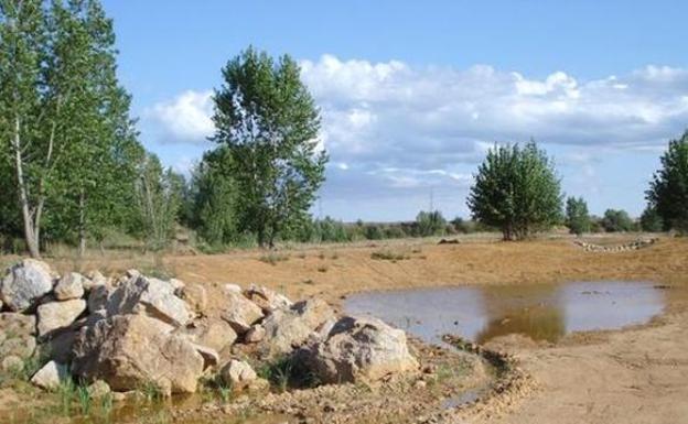 Imagen de una de las zonas del campo de golf, hoy abandonado.