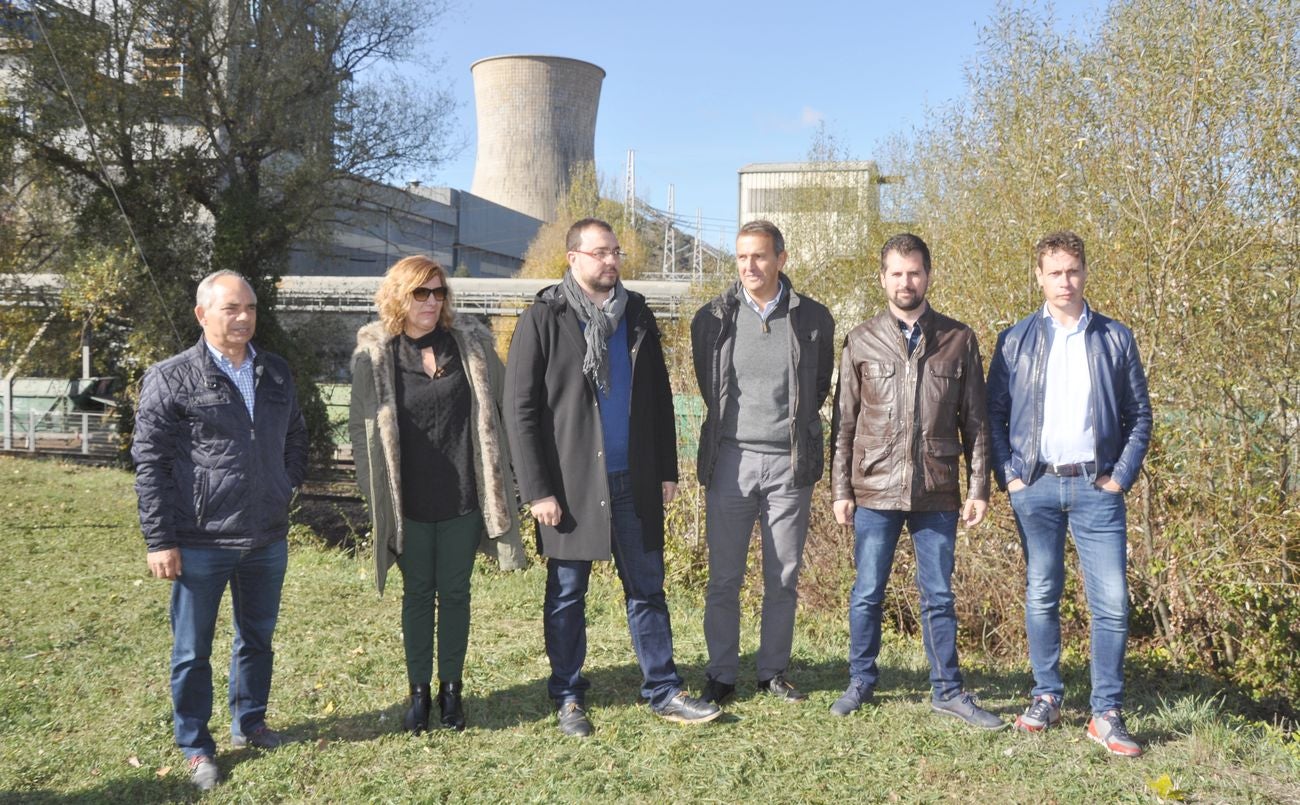 El secretario general del PSOE de Castilla y León (PSCyL), Luis Tudanca, y el secretario general del PSOE de Asturias, Adrián Barbón, mantienen una reunión de trabajo para abordar la situación del carbón