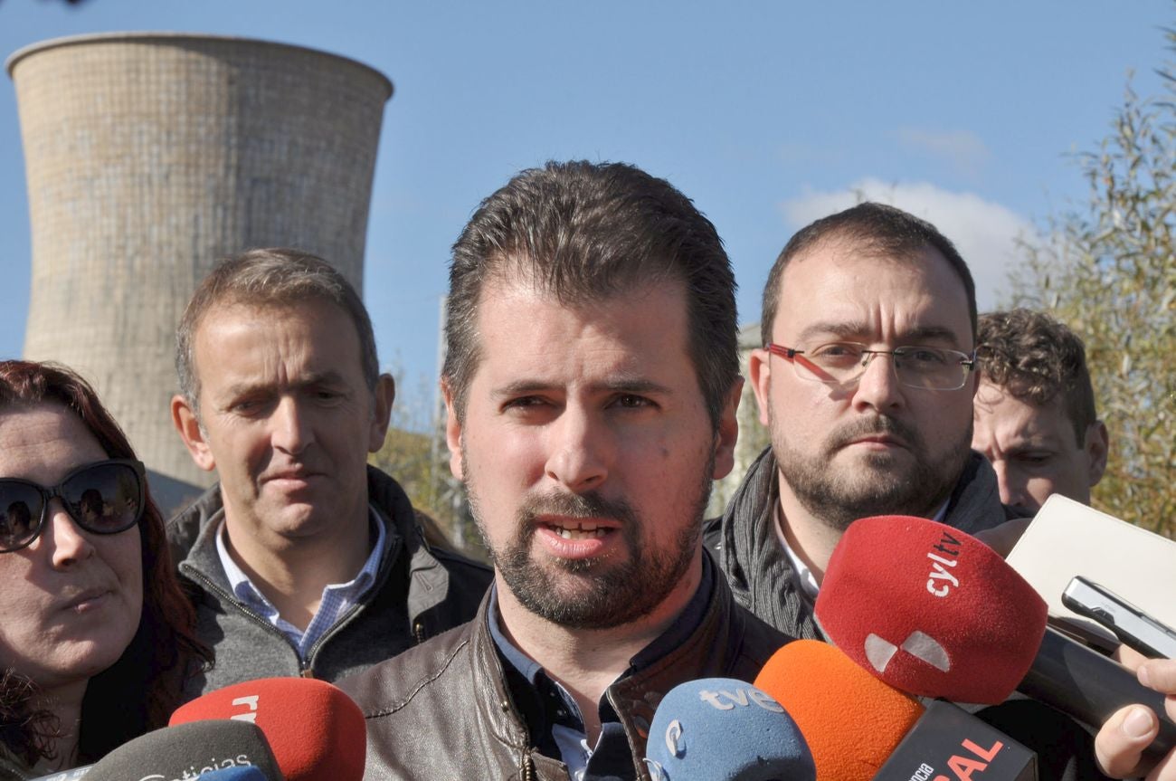 El secretario general del PSOE de Castilla y León (PSCyL), Luis Tudanca, y el secretario general del PSOE de Asturias, Adrián Barbón, mantienen una reunión de trabajo para abordar la situación del carbón