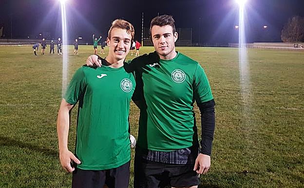 Álvaro Cruz y Óscar Pérez, jugadores convocados con la selección.