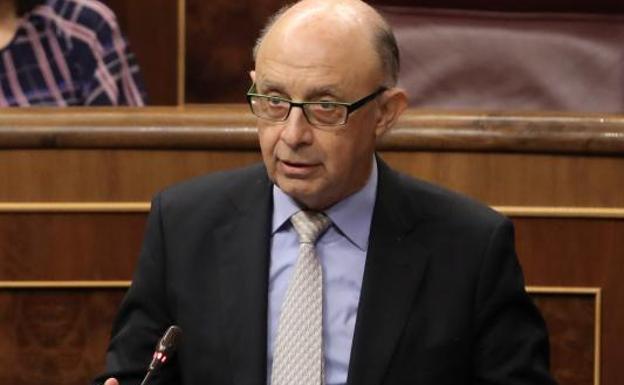 El ministro de Hacienda, Cristóbal Montoro,.