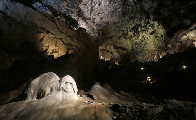 Cuevas de Valpoquero. 