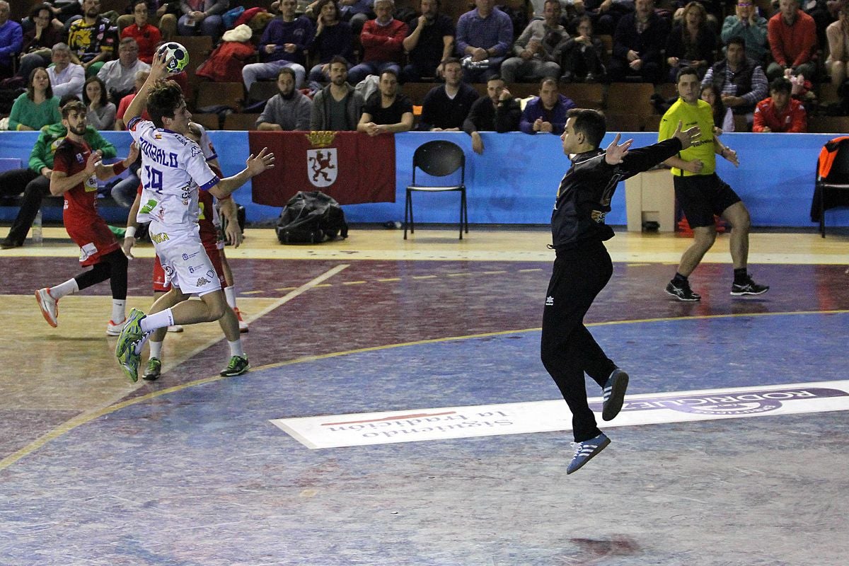 Abanca Ademar 27 – 27 Bada Huesca