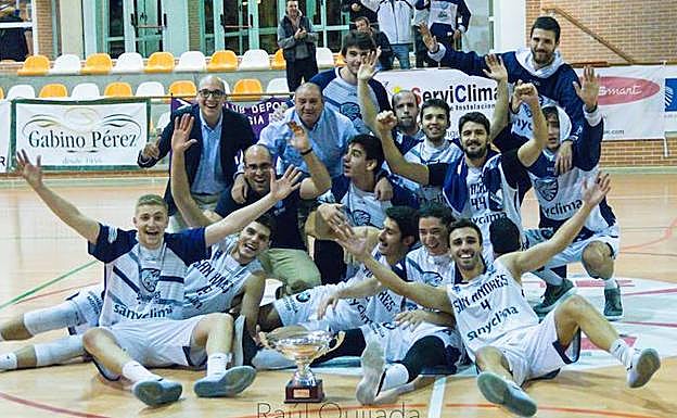 Los jugadores del CB San Andrés celebran el título.