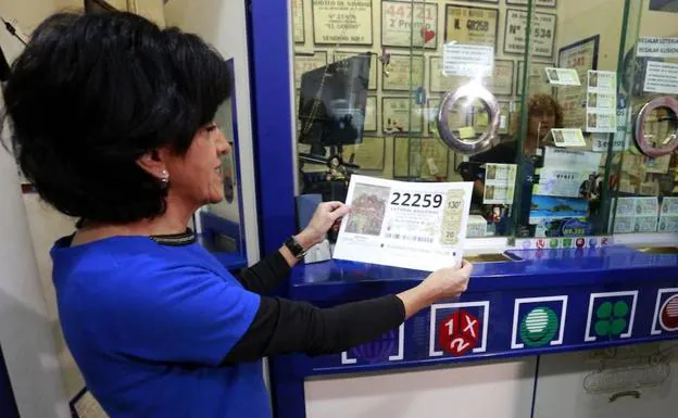 León, la provincia de la Comunidad que menos Lotería de Navidad compra por Internet con 35,22 euros
