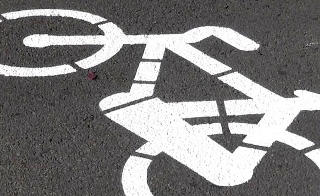 Las bicicletas podrán circular a contramano en las calles de sentido único y por las aceras sólo los menores de 12 años