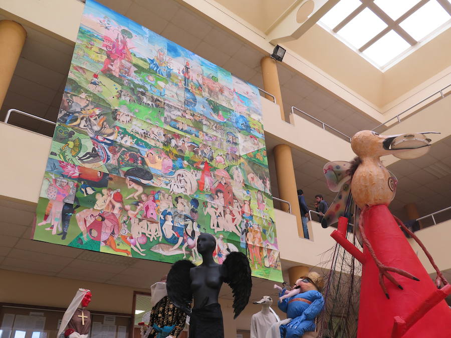 El dibujante leonés, ayudado de cerca de un centenar de artistas, crea un mural 'frankestein' sobre el Jardín de las Delicias que podría ser «el más grande del mundo»