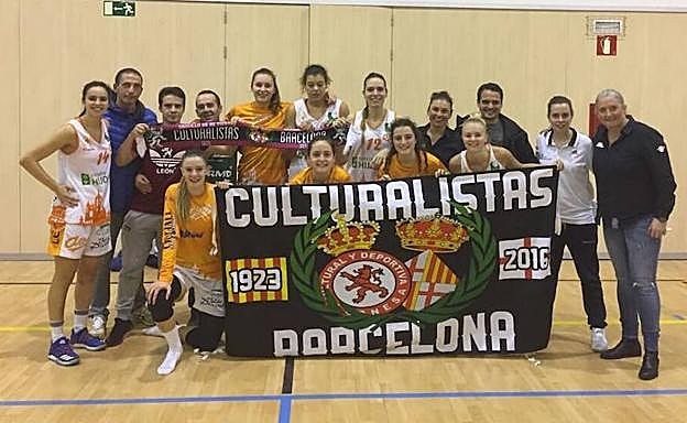 Celebración sobre el parqué.