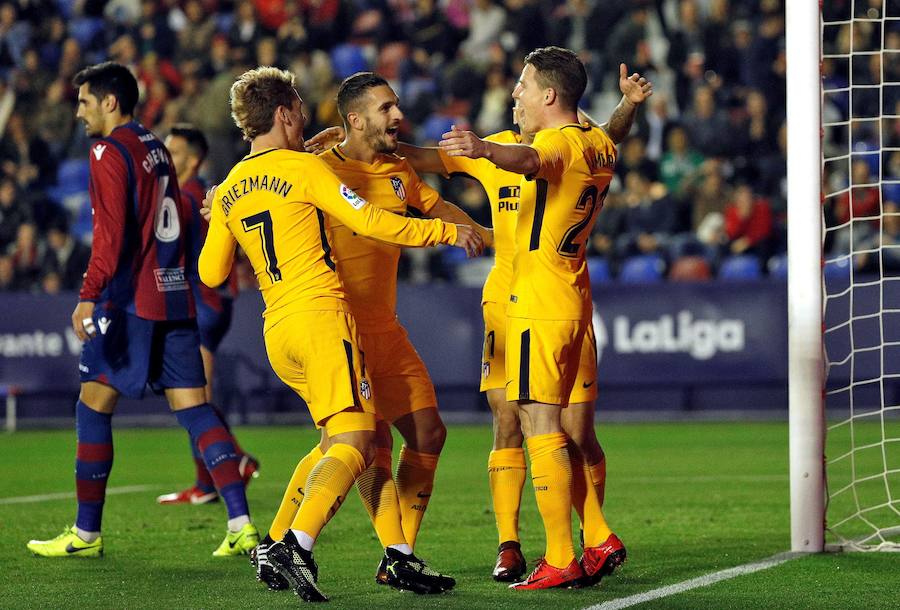 El conjunto rojiblanco venció por 5-0 en el Ciutat de València, donde no había ganado en la última década, con dobletes de Griezmann y Gameiro.