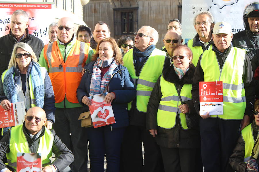 Moteros solidarios y donantes