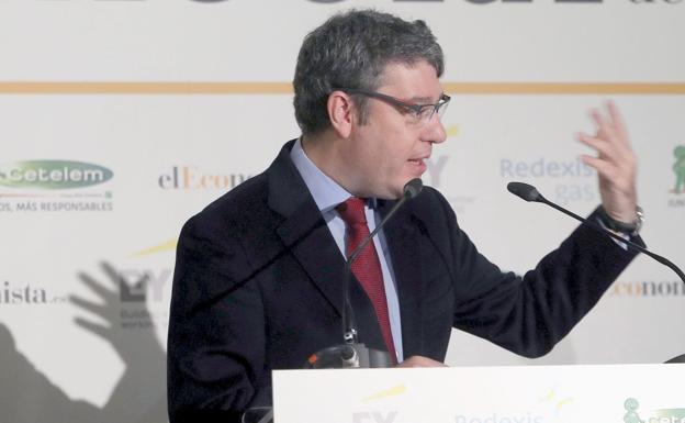 Álvaro Nadal, durante la intervención de este martes.