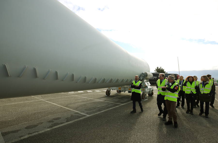 Herrera visita LM Wind Power