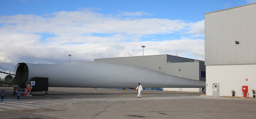 Herrera visita LM Wind Power