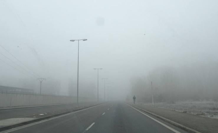 CÓMO CONDUCIR DE FORMA SEGURA CON NIEBLA