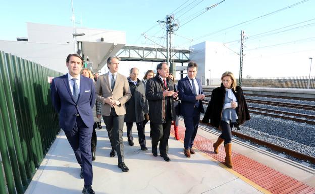  El ministro de Fomento, Íñigo de la Serna, inaugura la estación de alta velocidad de Medina del Campo 