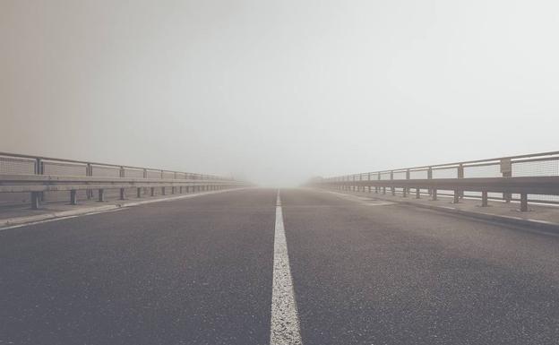 La niebla dificulta la circulación en la autovía a Burgos desde Viloria de la Jurisdicción