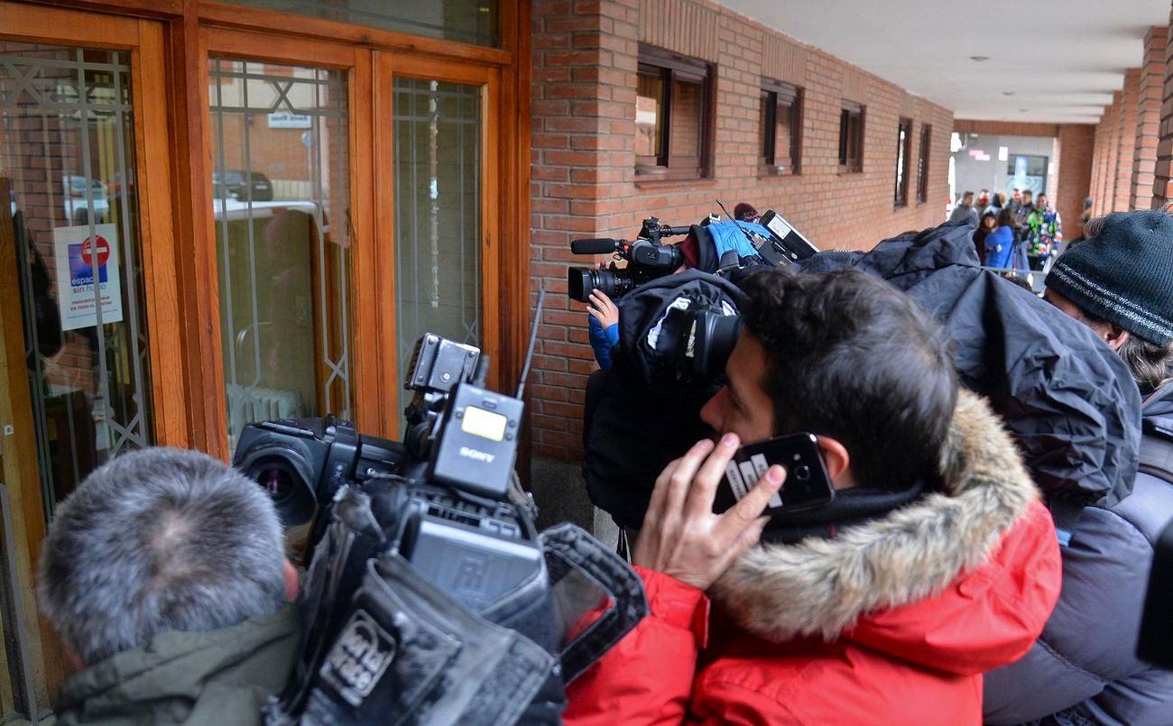 Llegada de los tres detenidos por el caso de abuso sexual en Aranda de Duero para declarar en el juzgado de Aranda de Duero.