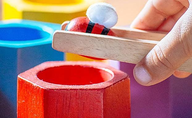 Imagen principal - Los juguetes educativos que no verás en la televisión