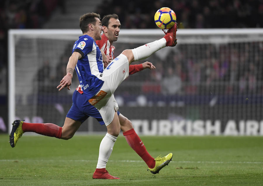 El conjunto rojiblanco recibe al Alavés, antepenúltimo en la Liga, en un duelo marcado por la vuelta del internacional francés, Antoine Griezmann, que no participó en el triunfo ante al Betis.