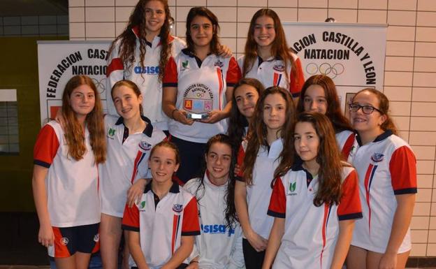 Equipo femenino del CN León.