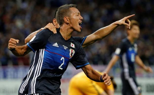 Ideguchi celebra un gol con la selección de Japón.