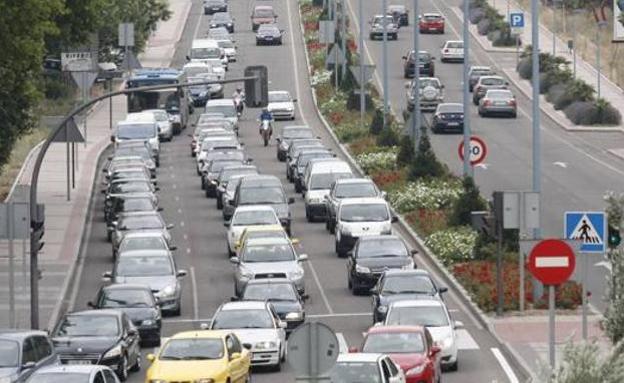 Tráfico en la salida de una ciudad.