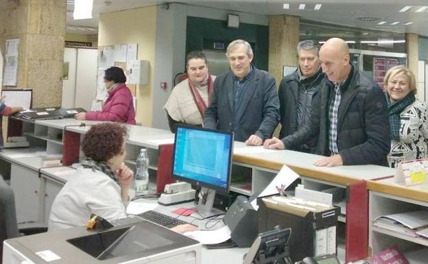 Registro de la solicitud por parte de los concejales socialistas.