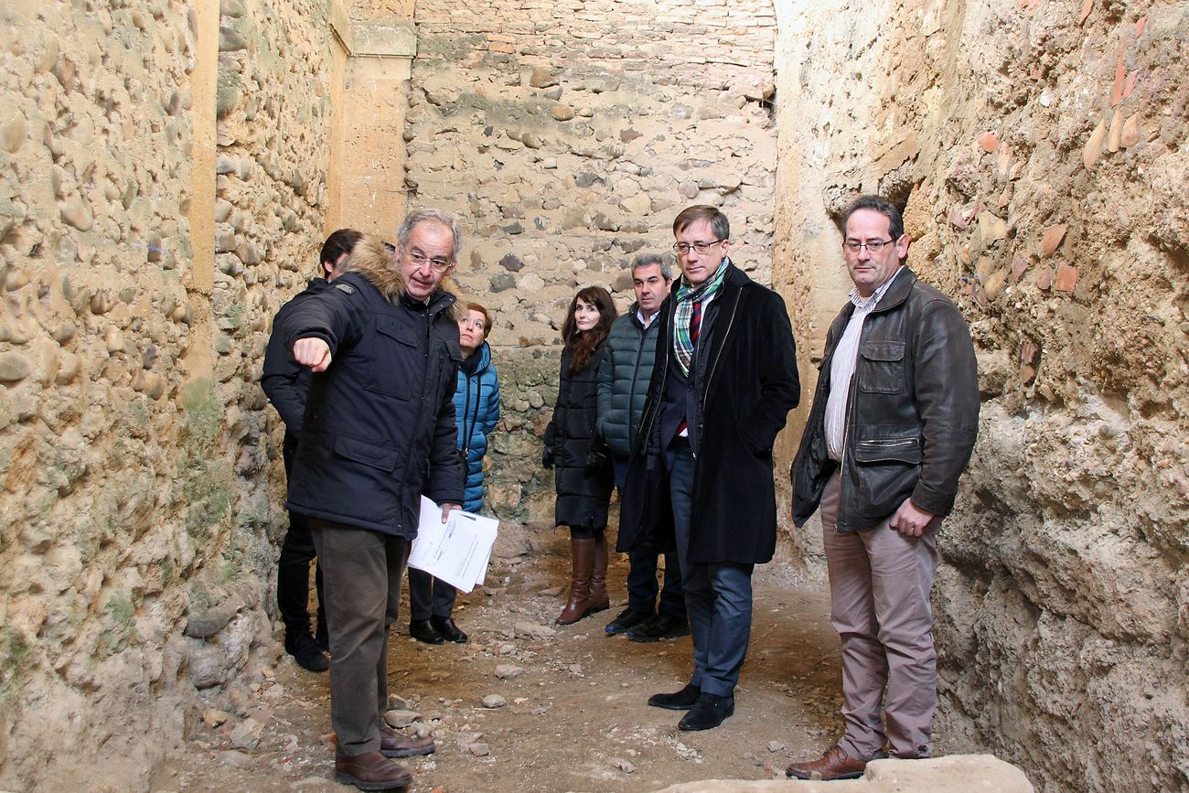 El director general de Patrimonio Cultural, Enrique Saiz, presenta las obras de restauración en el Monasterio de Santa María de Sandoval.