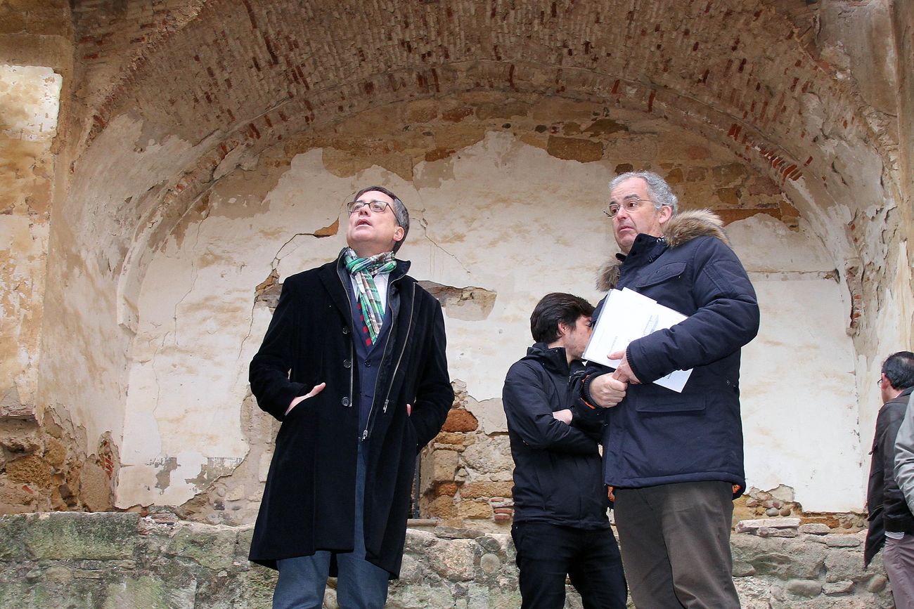 El director general de Patrimonio Cultural, Enrique Saiz, presenta las obras de restauración en el Monasterio de Santa María de Sandoval.