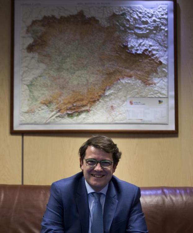 Fernández Mañueco, en la sede autonómica del PP.