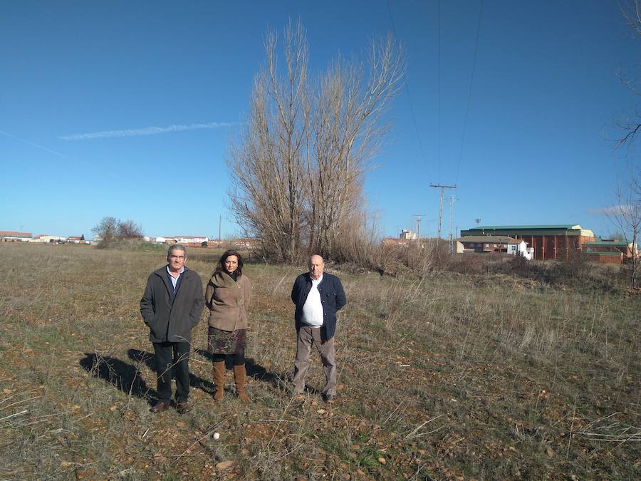 La alcaldesa, en la finca. 