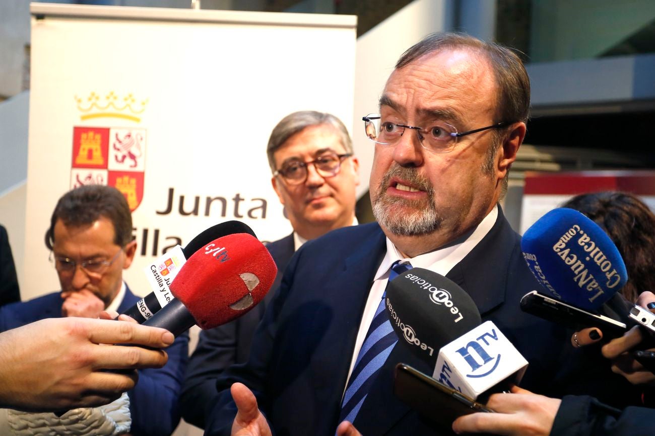 El consejero de Educación, Fernando Rey y el secretario de Estado de Educación, FP y Universidades, Marcial Marín, inauguran el encuentro de trabajo con el consejero de Educación, Cultura y Ordenación Universitaria de Galicia, Román Rodríguez y el de Educación y Cultura de Asturias, Genaro Alonso.