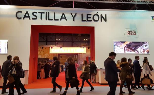 Acceso del pabellón de Castilla y León en Fitur.