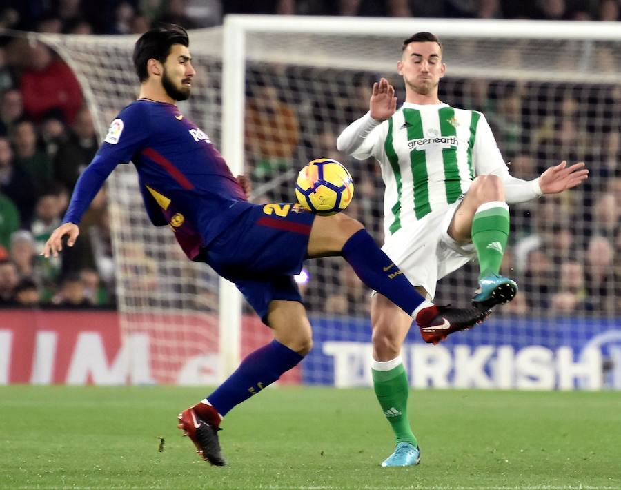 El conjunto de Valverde se llevó la victoria en el Benito Villamarín por 0-5, con un doblete de Messi, otro de Luis Suárez y un tanto de Rakitic.