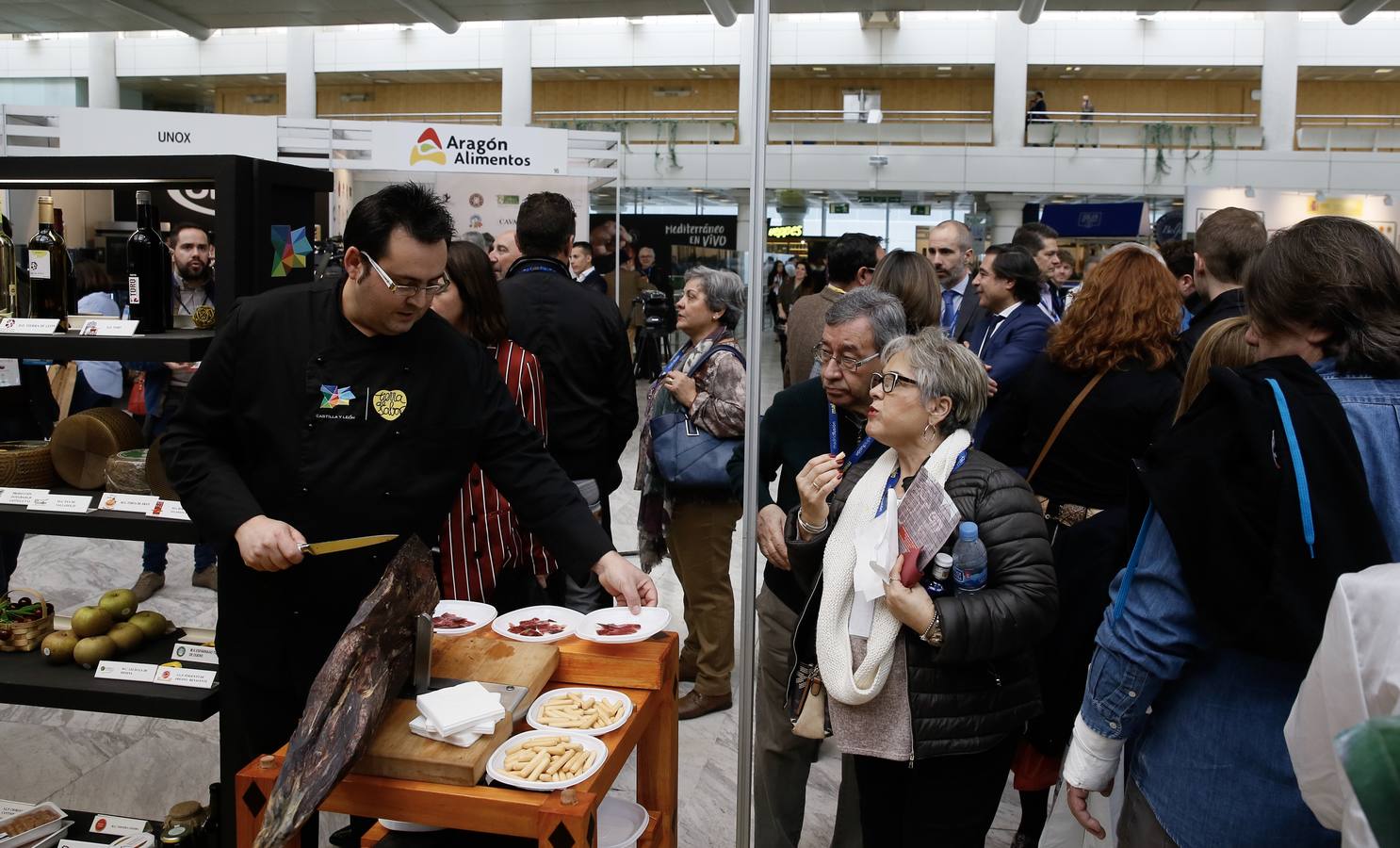 La consejera de Agricultura, Milagros Marcos, ha anunciado la intención de que los productos de Tierra de Sabor, sean la base de los menús escolares de los colegios de la comunidad