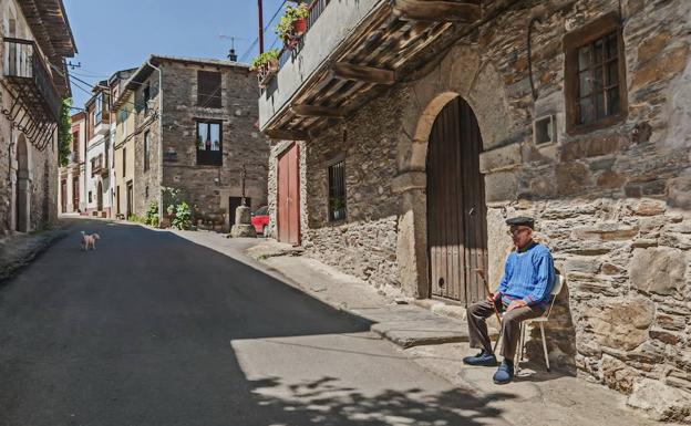 Los Barrios están formados por los pueblos de Villar, Salas y Lombillo.