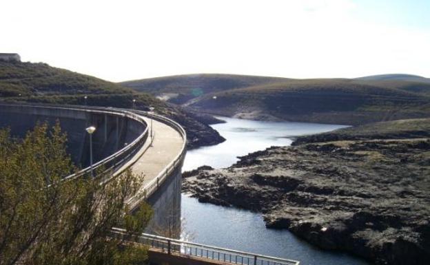 Pantano de Villgatón.