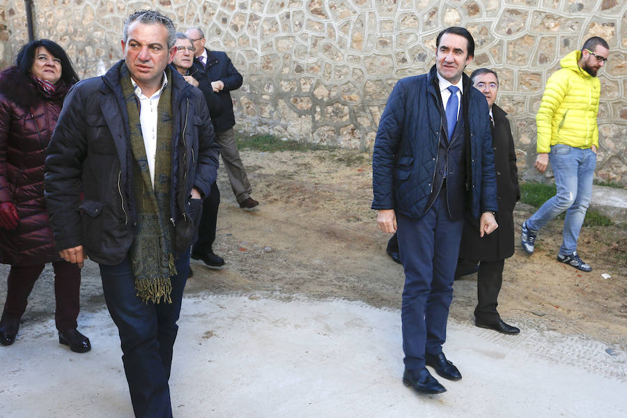 Suárez-Quiñones visita una vivienda rehabilitada para alquiler social en Vidanes