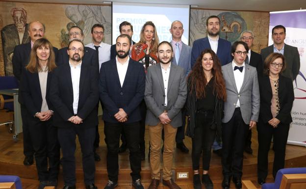 Los vicerrectores de Investigación de la Ule y Uva presiden el acto de entrega de los premios.