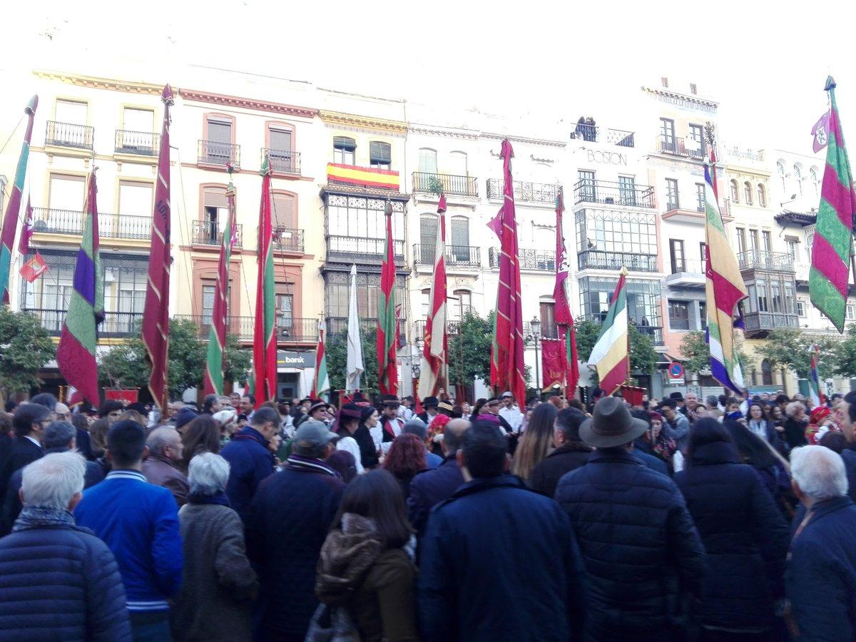 Los pendones triunfan en Sevilla