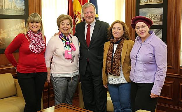 Antonio Silván, alcalde de León, en la reunión acerca de la celebración de 'Las Águedas'.