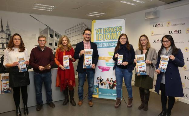 Espacio Vías acoge la séptima edición de la feria de idiomas organizada por el Ayuntamiento